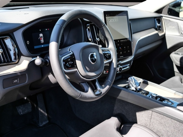 Volvo XC60 (07/2025, Benzin)