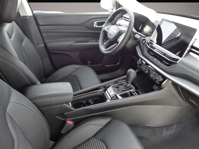 Jeep Compass (06/2023, Benzin)