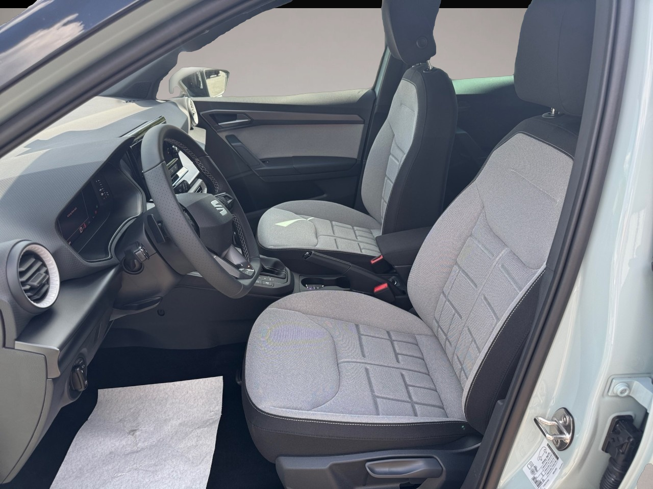 SEAT Arona, image 5 of 6
