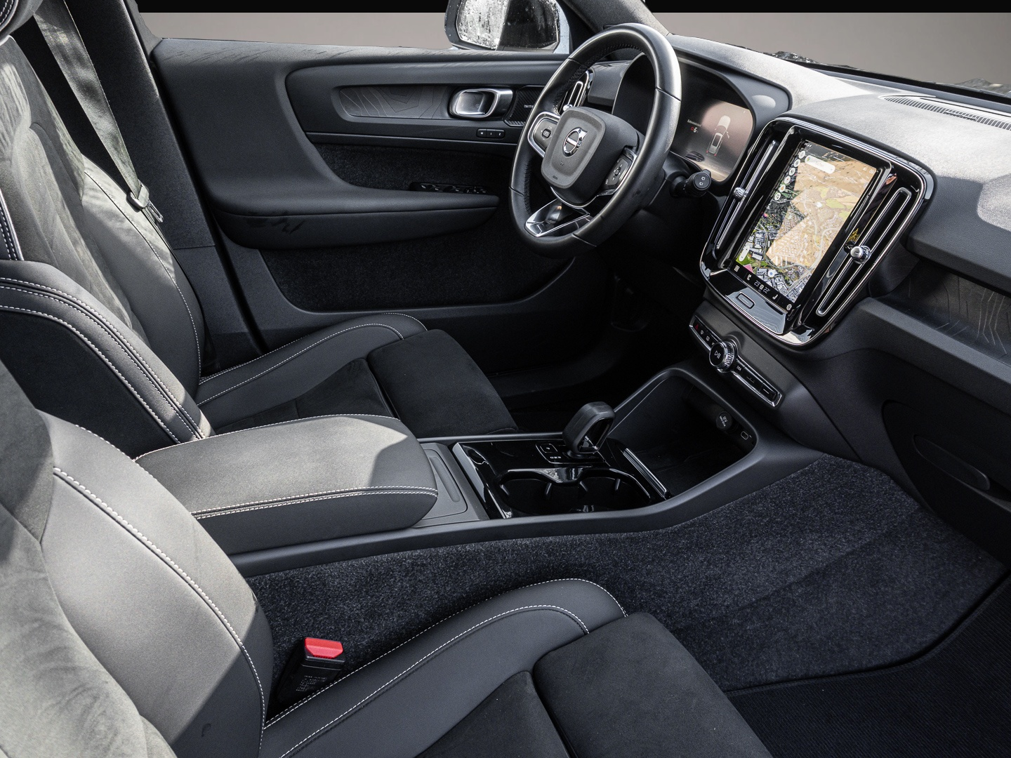 Volvo XC40 (11/2022, ELECTRIC)