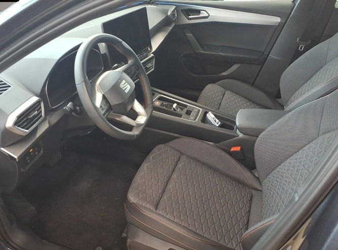 Seat Leon (08/2025, Benzin)