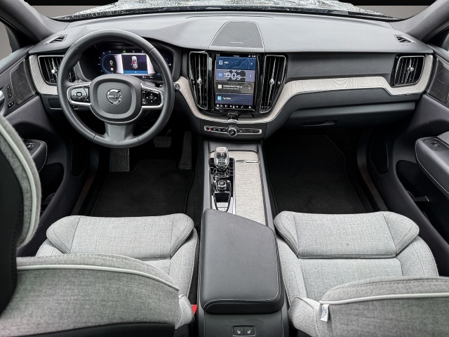 Volvo XC60 (11/2022, Hybrid (Benzin/Elektro))