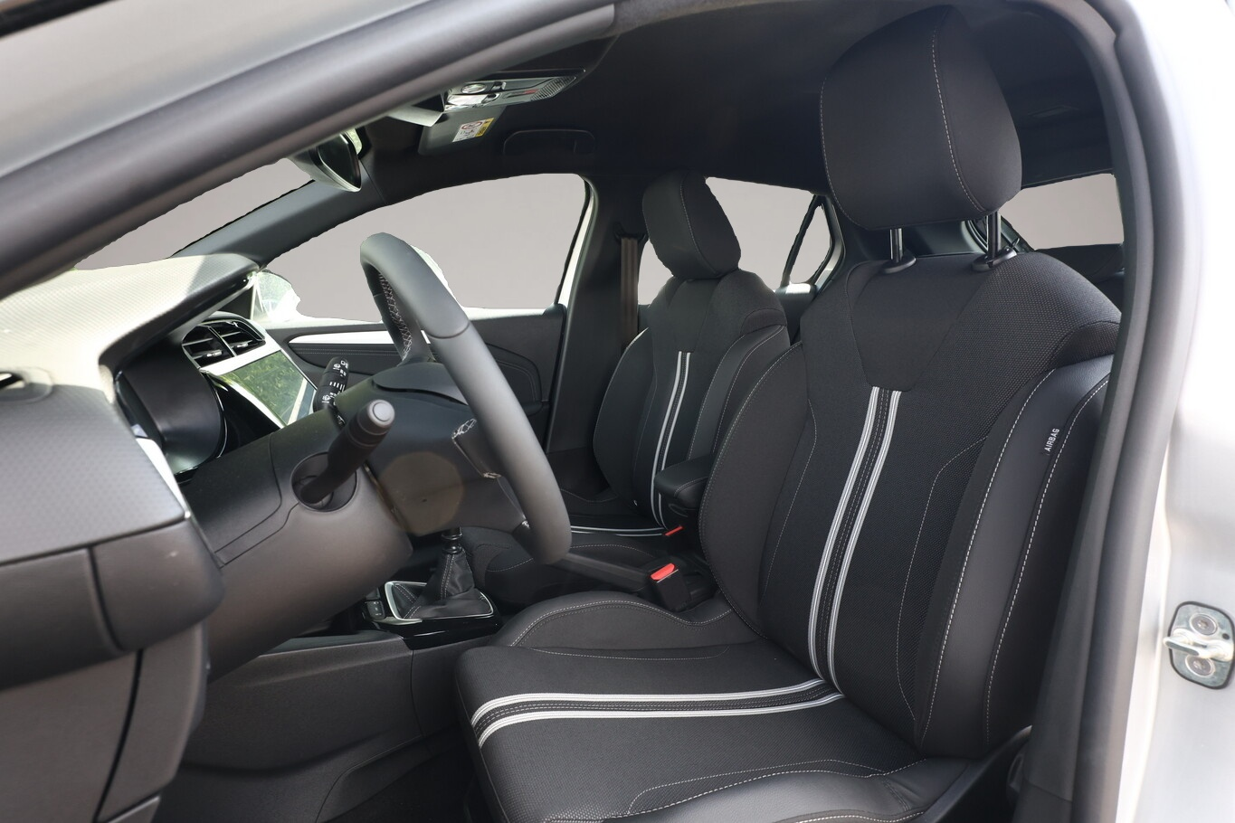 Opel Corsa (10/2025, Benzin)