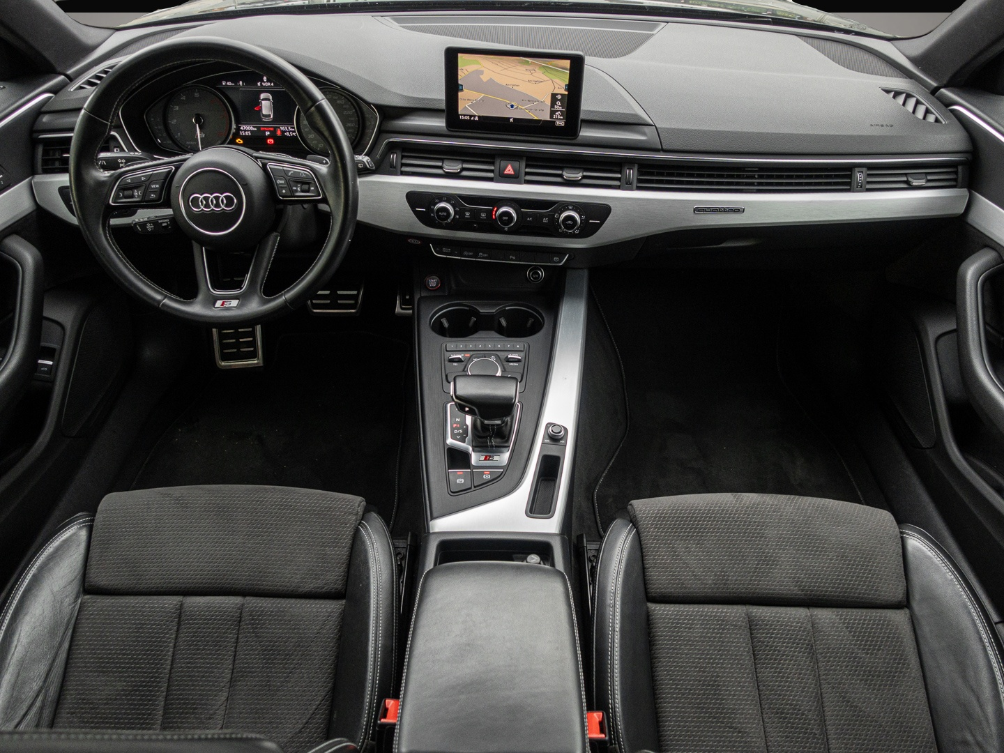 Audi quattro (03/2017, Benzin)