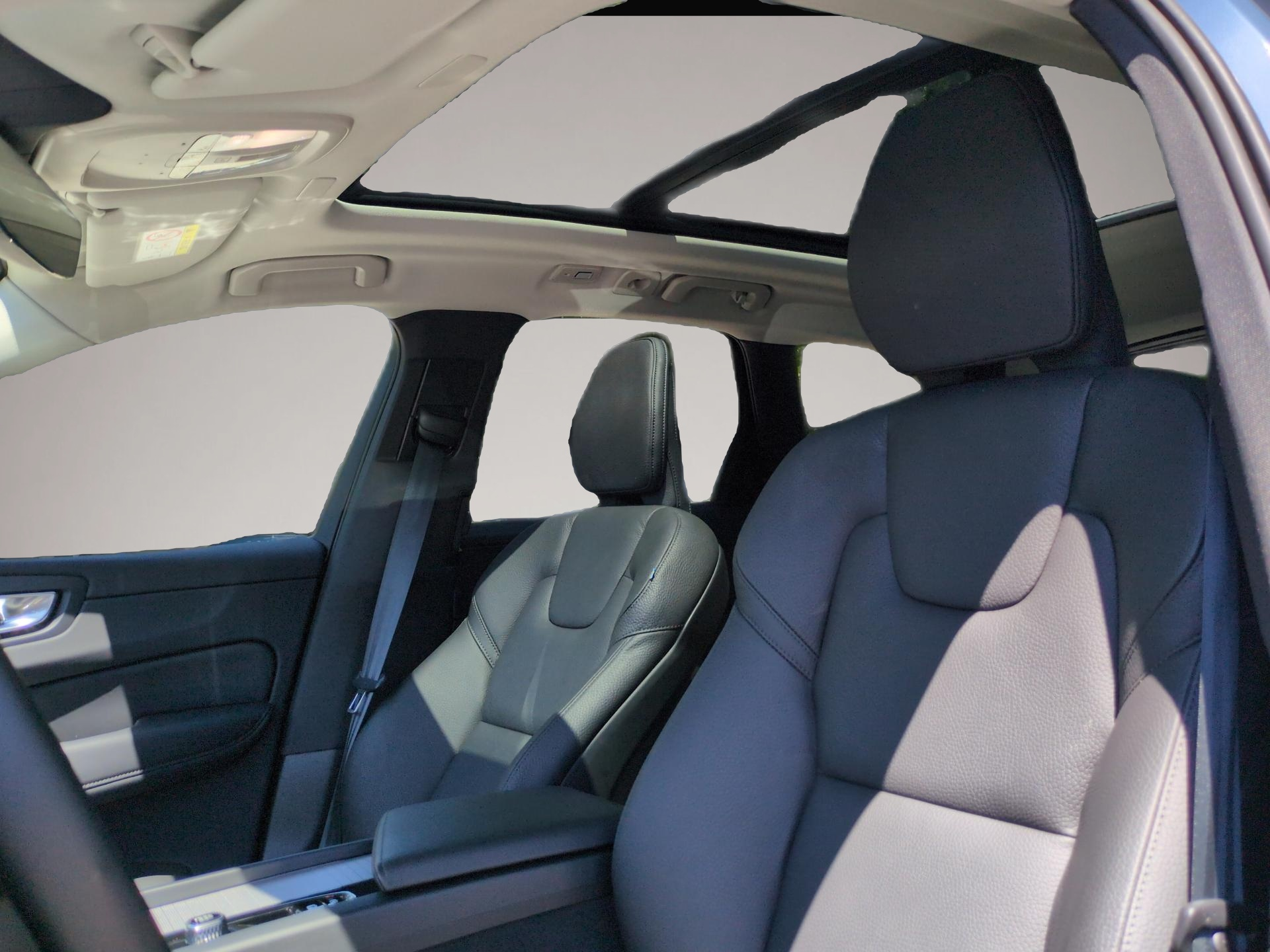 Volvo XC60 (05/2025, Benzin)