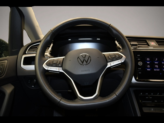 Volkswagen Touran (12/2025, Benzin)