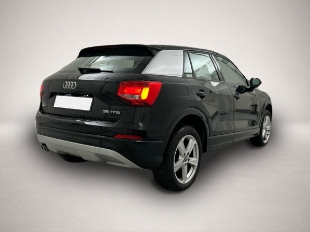 Audi Q2 (10/2019, Benzin)