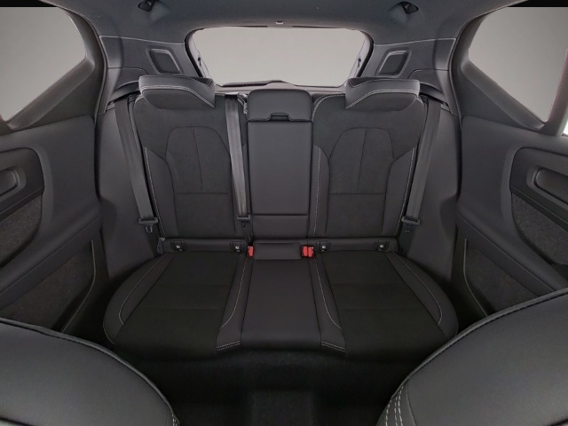 Volvo XC40 (04/2025, Benzin)