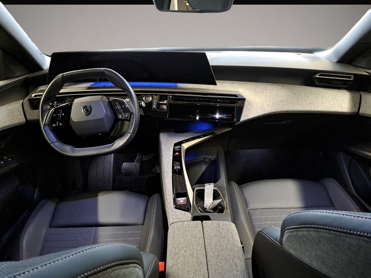 Peugeot 5008 (12/2024, Benzin)