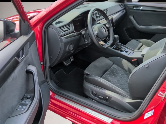 Skoda Superb (02/2024, Benzin)
