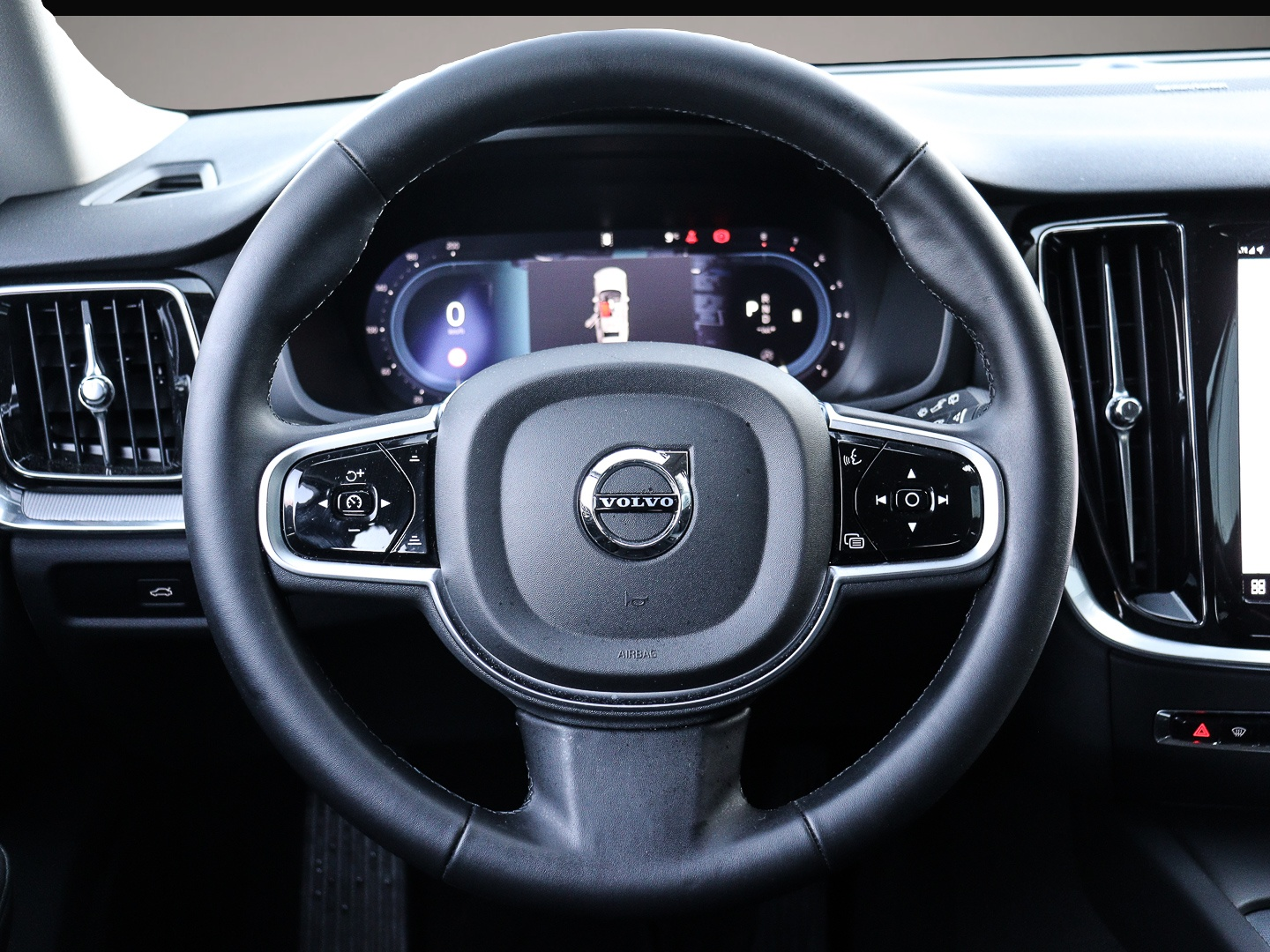Volvo V60 (04/2025, Benzin)