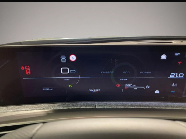 Peugeot 3008 (11/2025, Benzin)