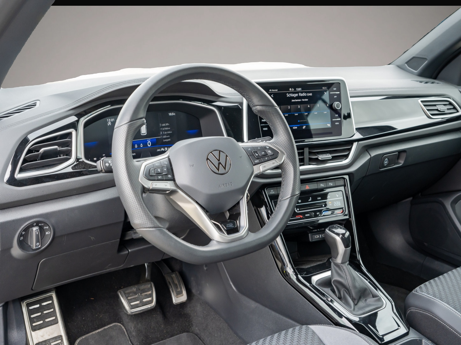 Volkswagen T-Roc (05/2025, Benzin)