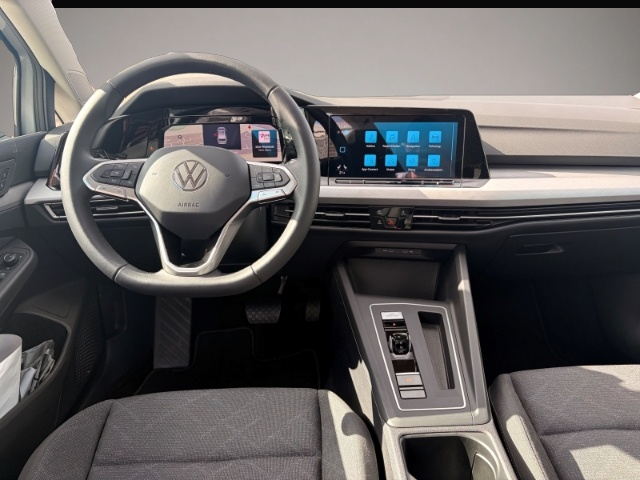 Volkswagen Golf (08/2023, Benzin)