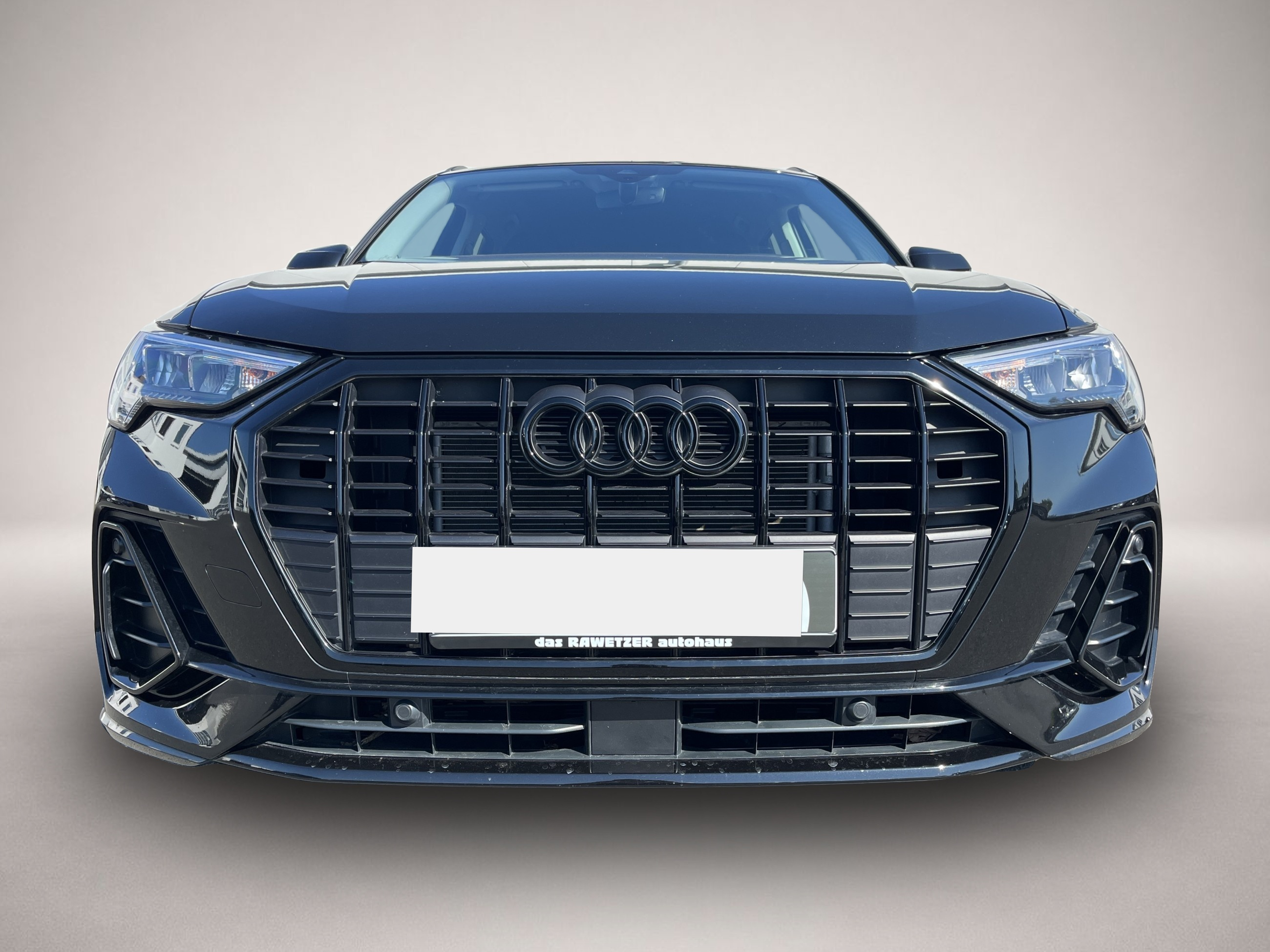 Audi Q3 (12/2022, Benzin)