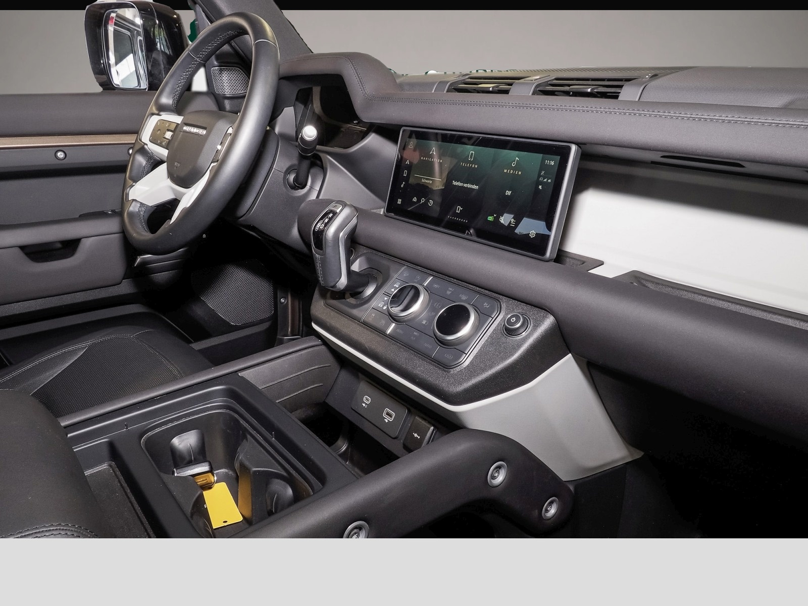 Land-Rover Defender (02/2024, Diesel)