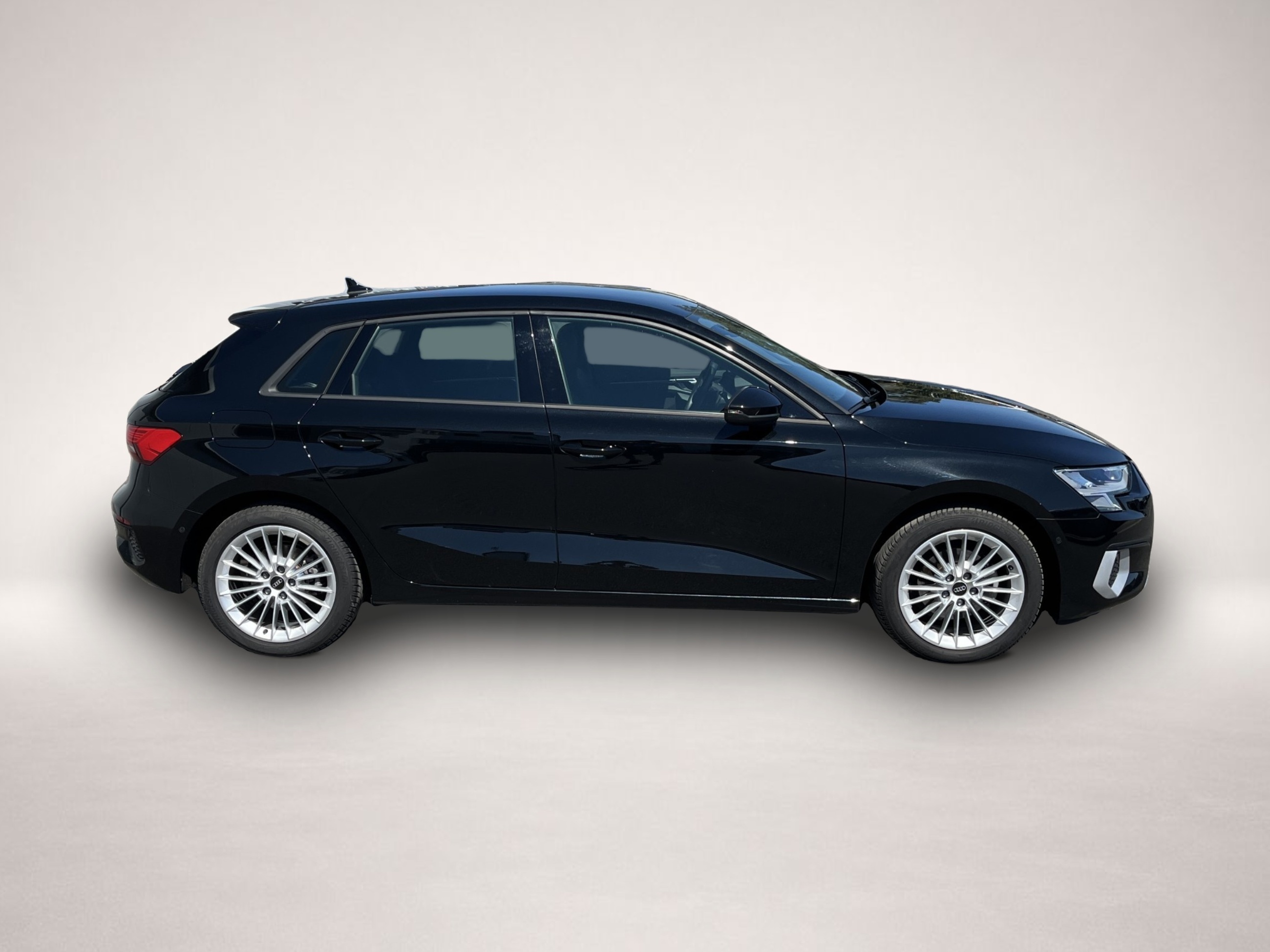 Audi A3 (03/2022, Benzin)
