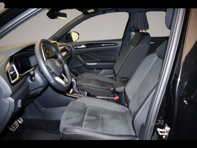 Volkswagen T-Roc (11/2025, Benzin)