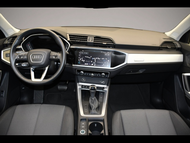 Audi Q3 (05/2024, Benzin)