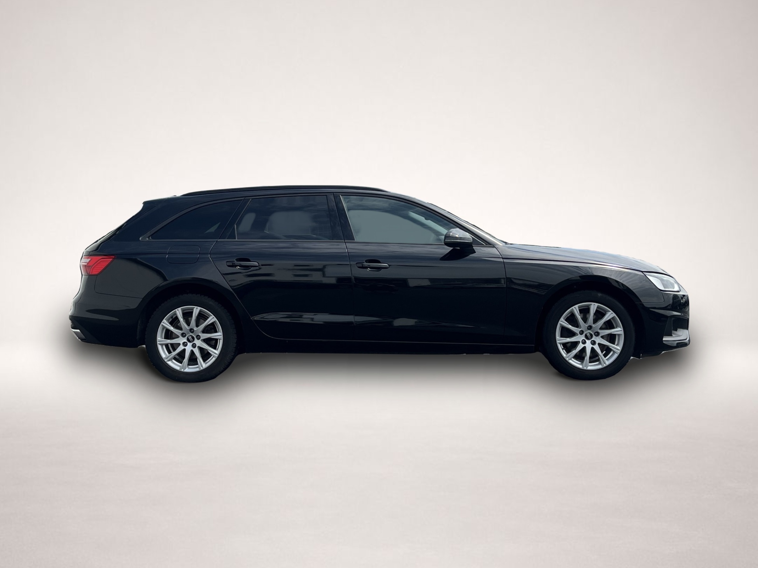Audi A4 (07/2022, Benzin)