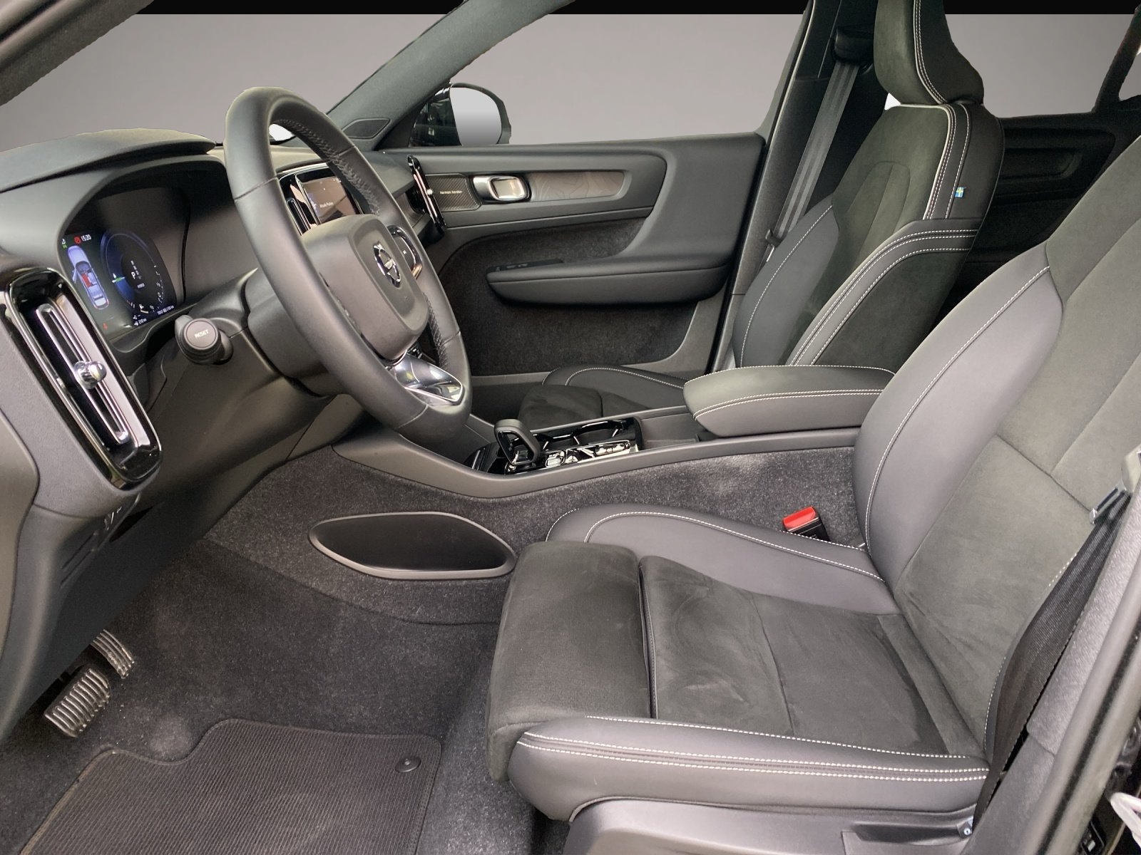 Volvo XC40 (11/2022, )