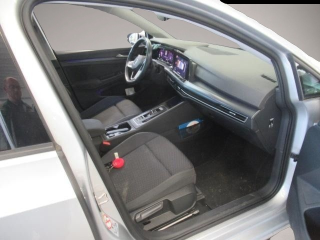 Volkswagen Golf (05/2021, Benzin)