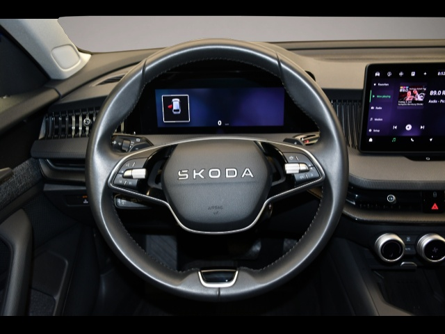 Skoda Superb (03/2025, Benzin)