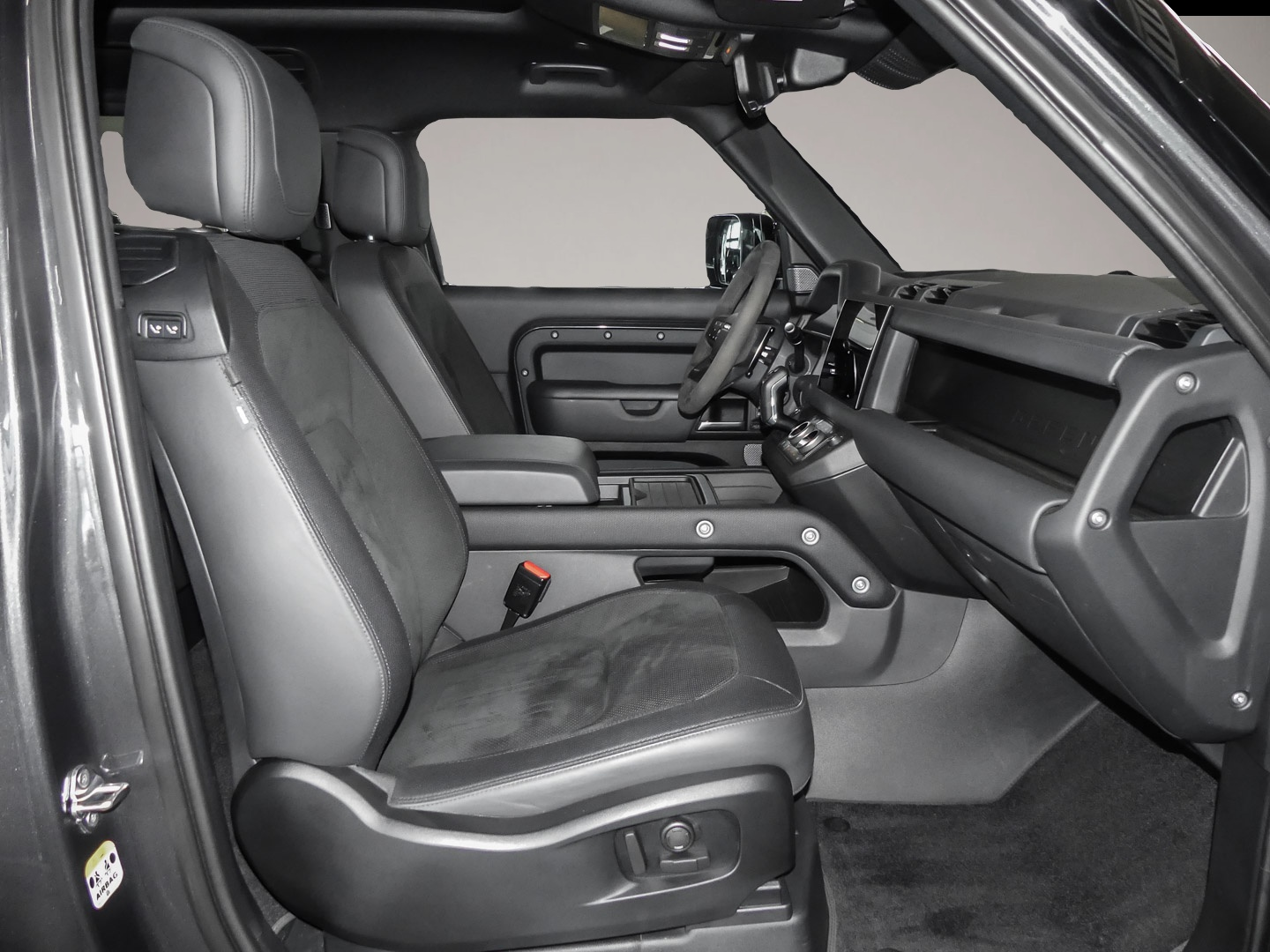 Land-Rover Defender (03/2023, Benzin)