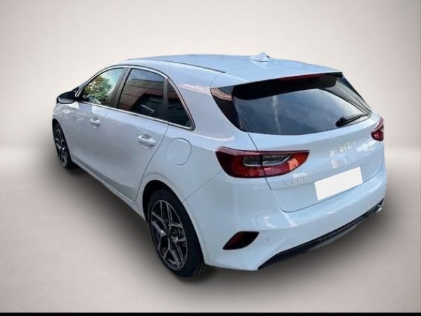 Kia cee'd, image 3 of 3