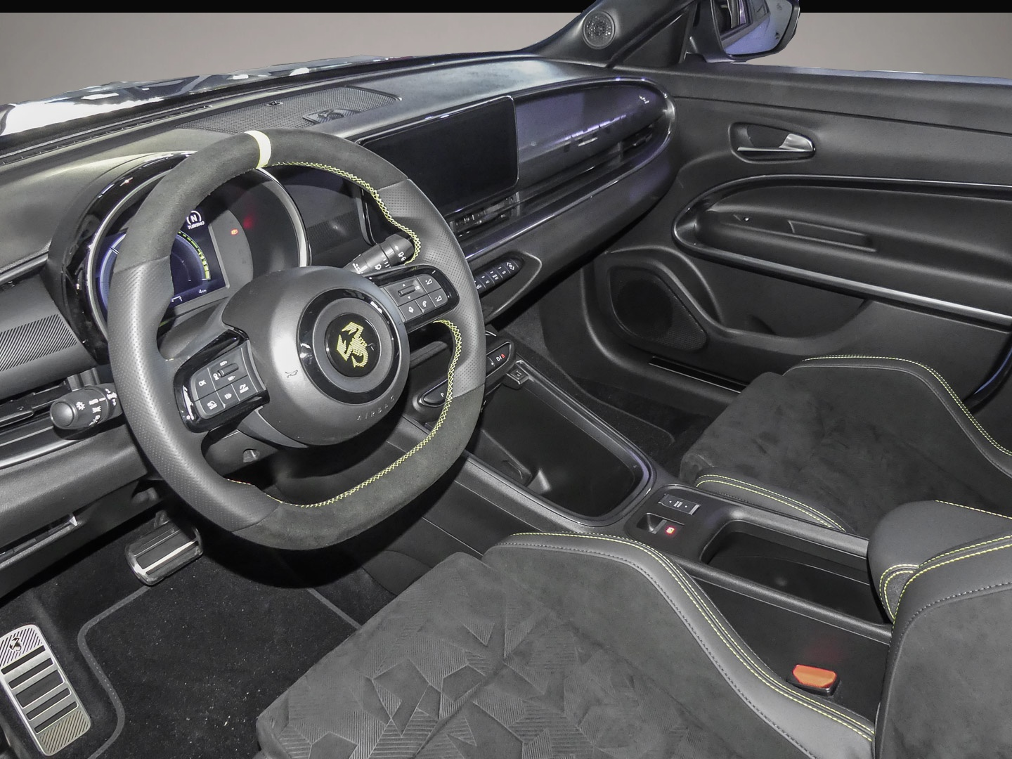 Abarth 600e, image 3 of 6