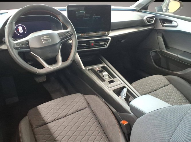 Seat Leon (08/2025, Benzin)