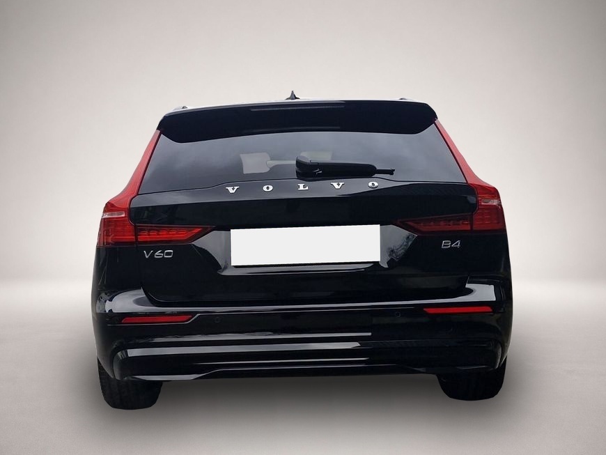 Volvo V60 (06/2025, Benzin)