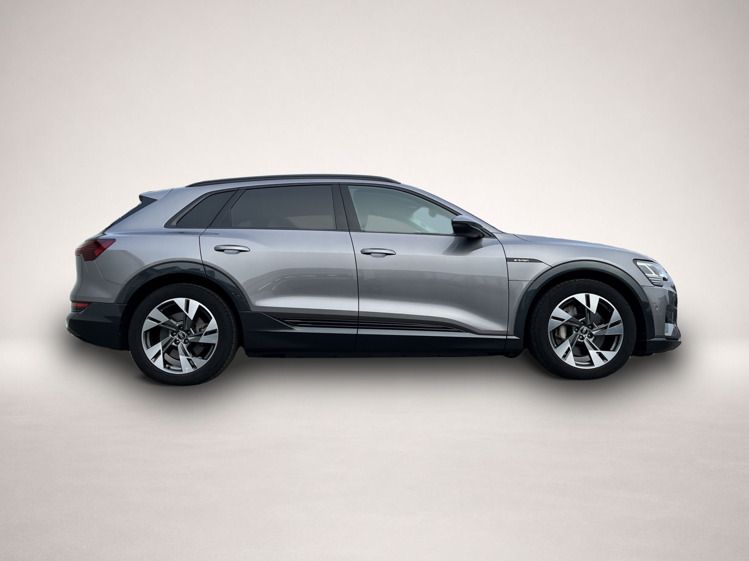 Audi e-tron (09/2022, ELECTRIC)