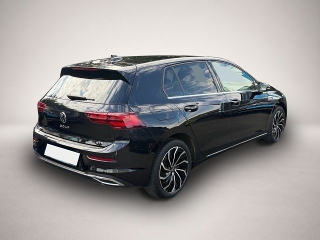 Volkswagen Golf (03/2021, Benzin)