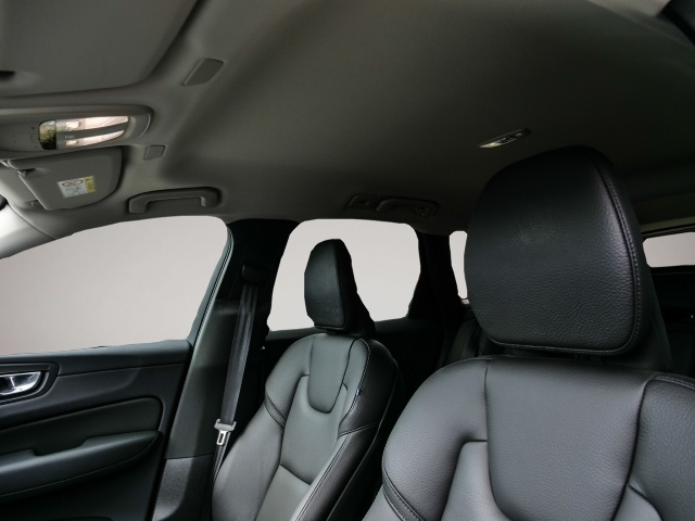 Volvo XC60 (12/2023, Benzin)