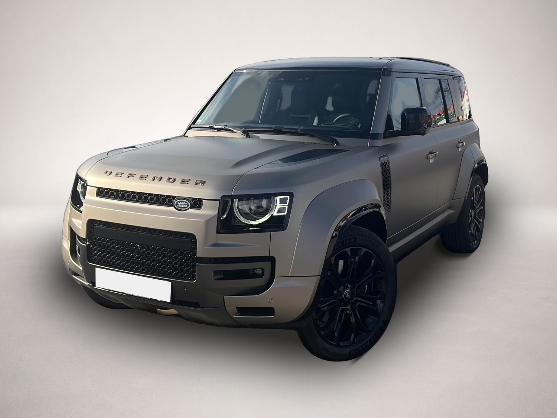 Land-Rover Defender (07/2025, Benzin)
