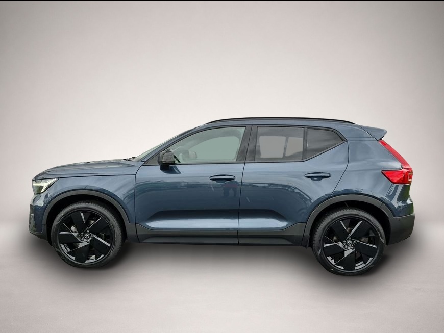 Volvo XC40 (10/2025, Benzin)