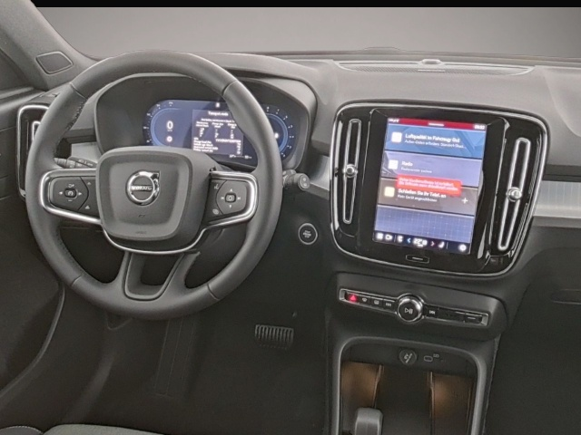 Volvo XC40 (07/2025, Benzin)