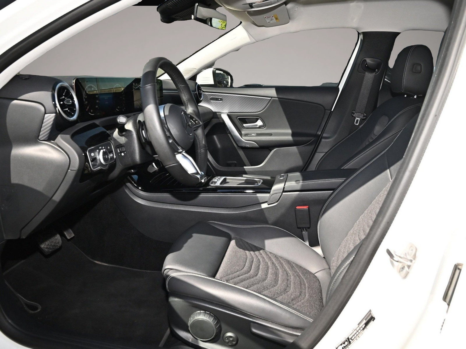 Mercedes-Benz A 250 (02/2025, Hybrid (Benzin/Elektro))