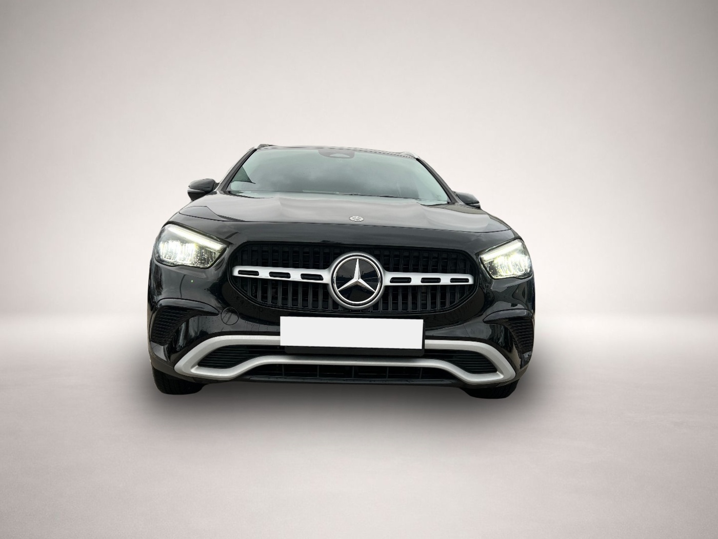 Mercedes-Benz GLA 180 (04/2024, Benzin)