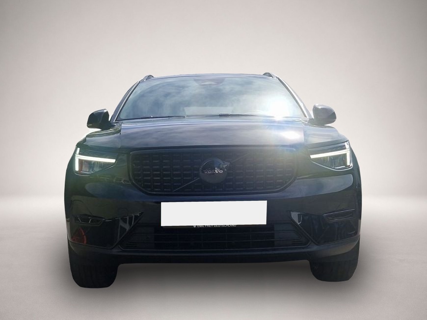 Volvo XC40 (04/2025, Benzin)