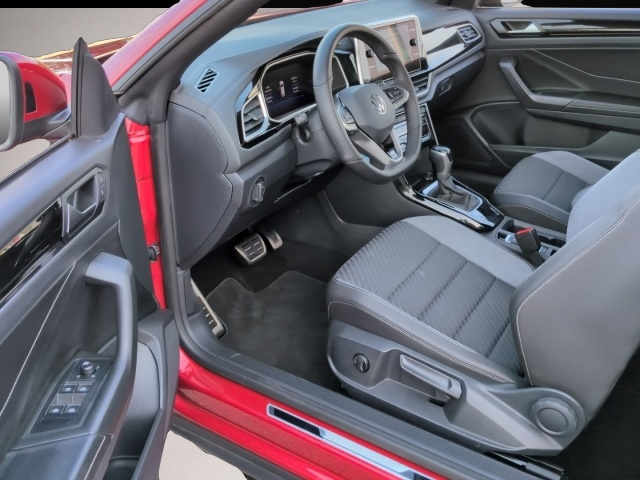 Volkswagen T-Roc (06/2025, Benzin)