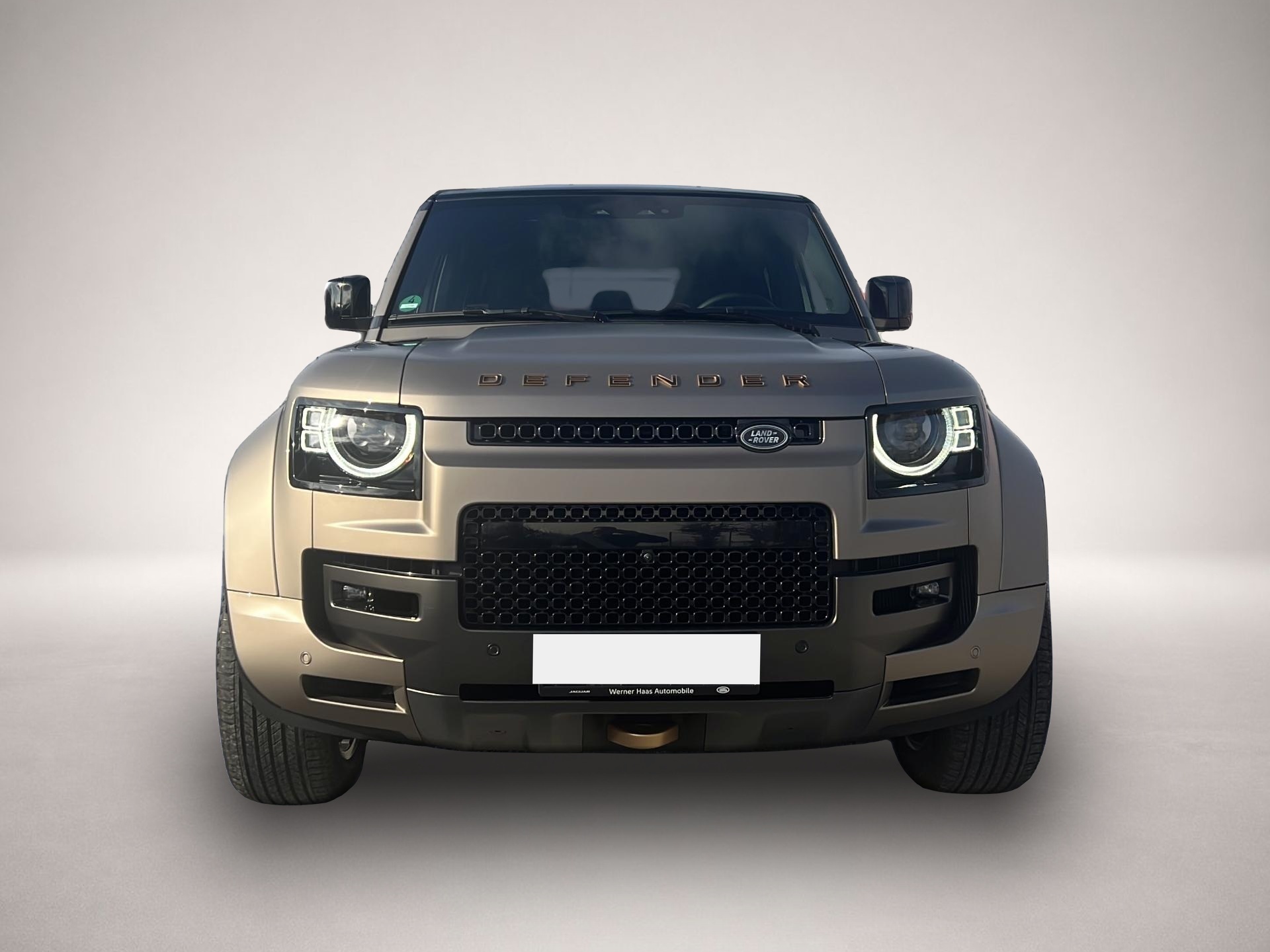 Land-Rover Defender (07/2025, Benzin)