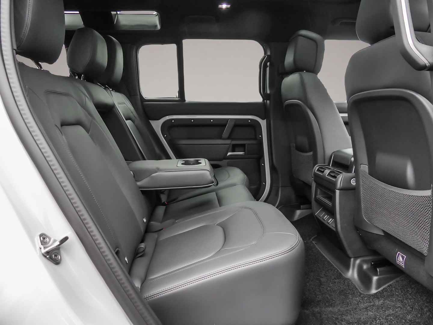 Land-Rover Defender (08/2025, Diesel)