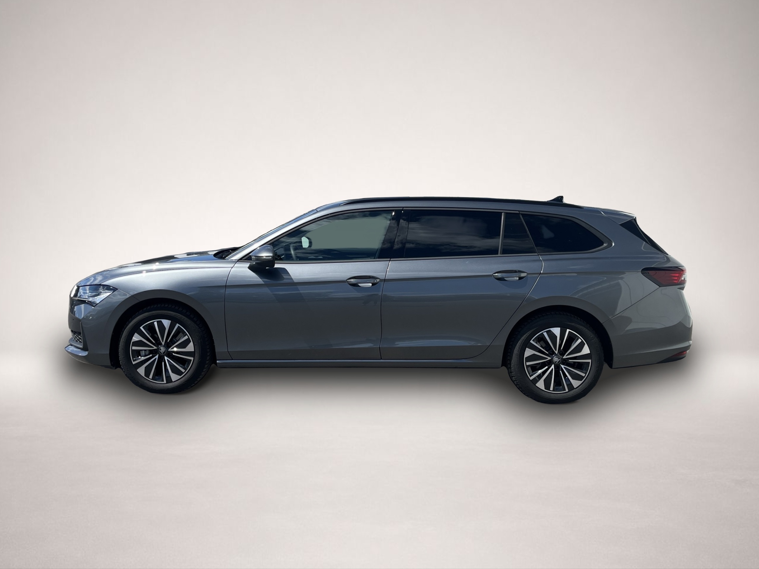 Skoda Superb (09/2025, Benzin)