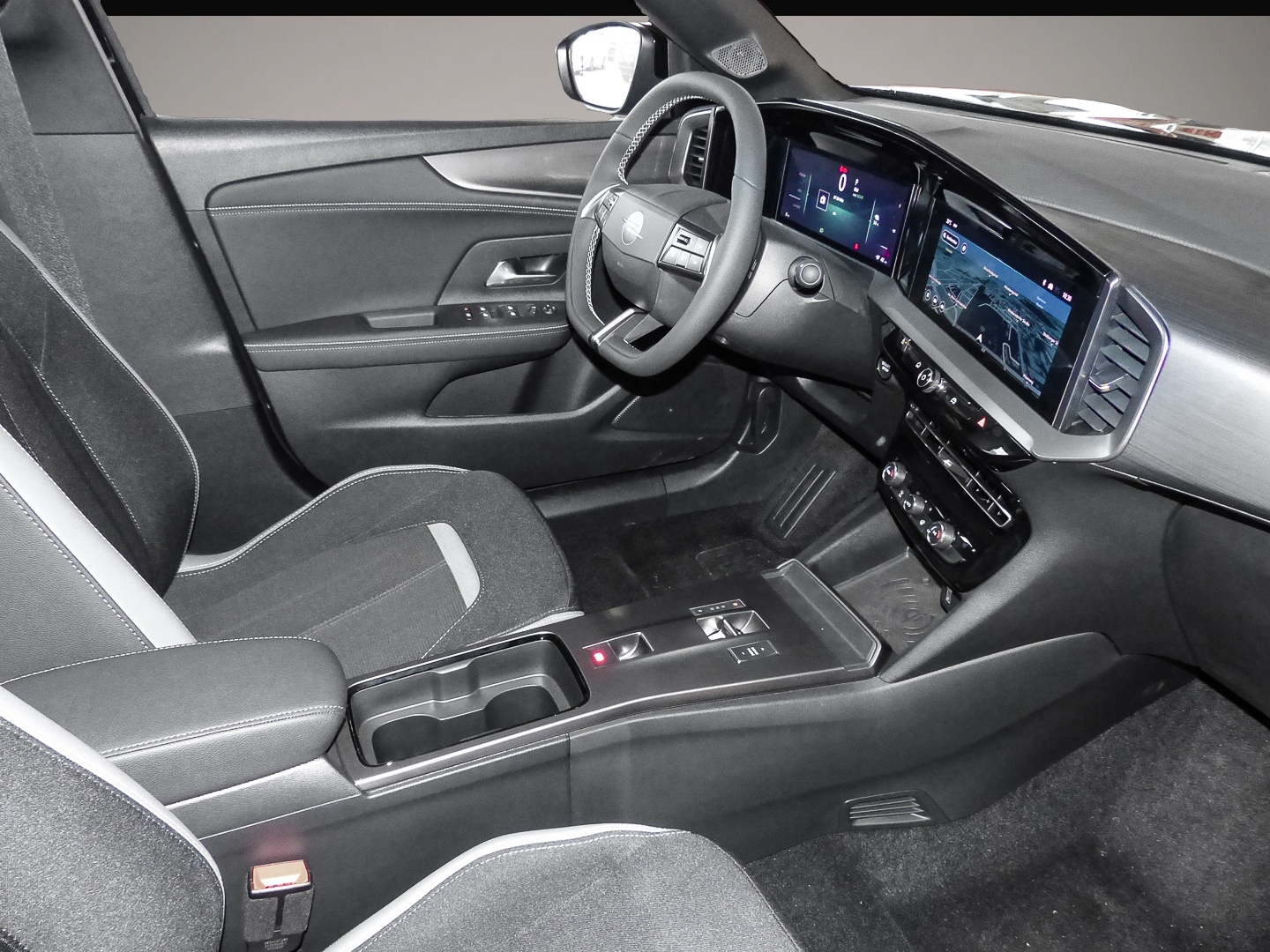 Opel Mokka-e (04/2025, ELECTRIC)