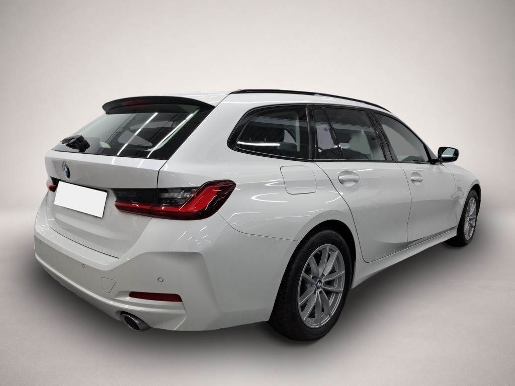 BMW 320 (01/2023, )