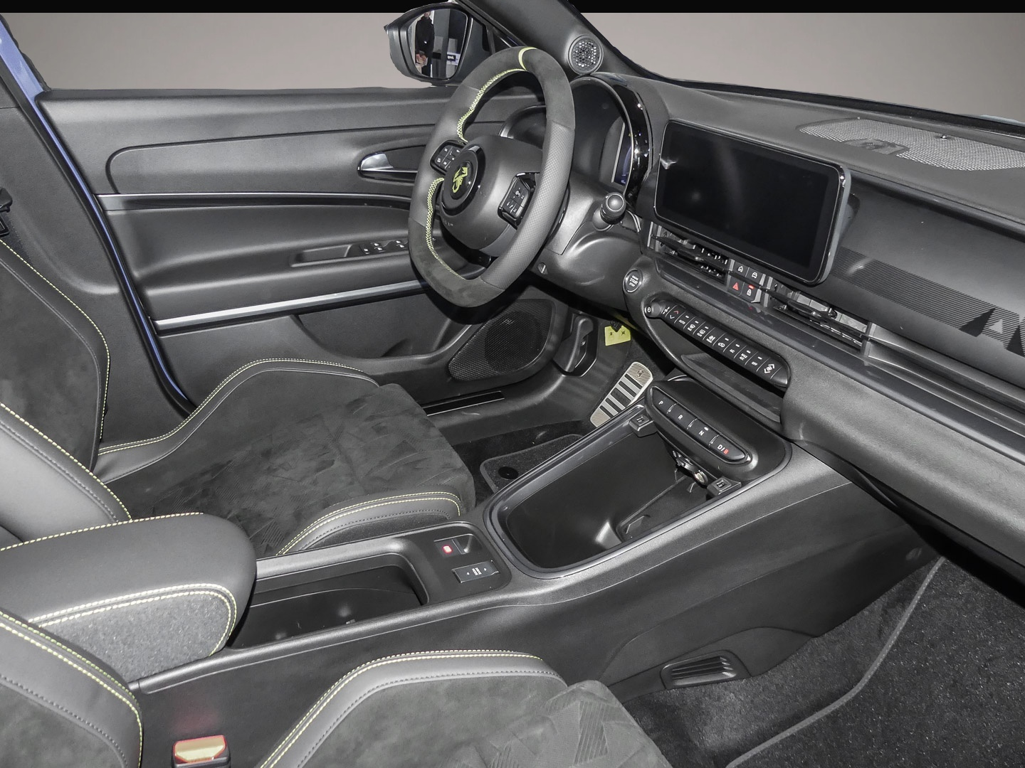 Abarth 600e, image 4 of 6
