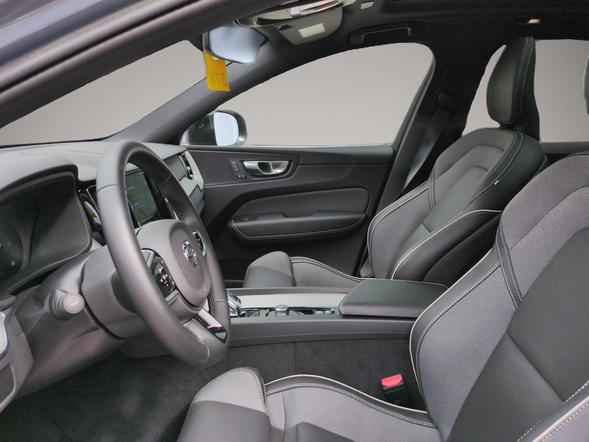Volvo XC60 (05/2023, Benzin)