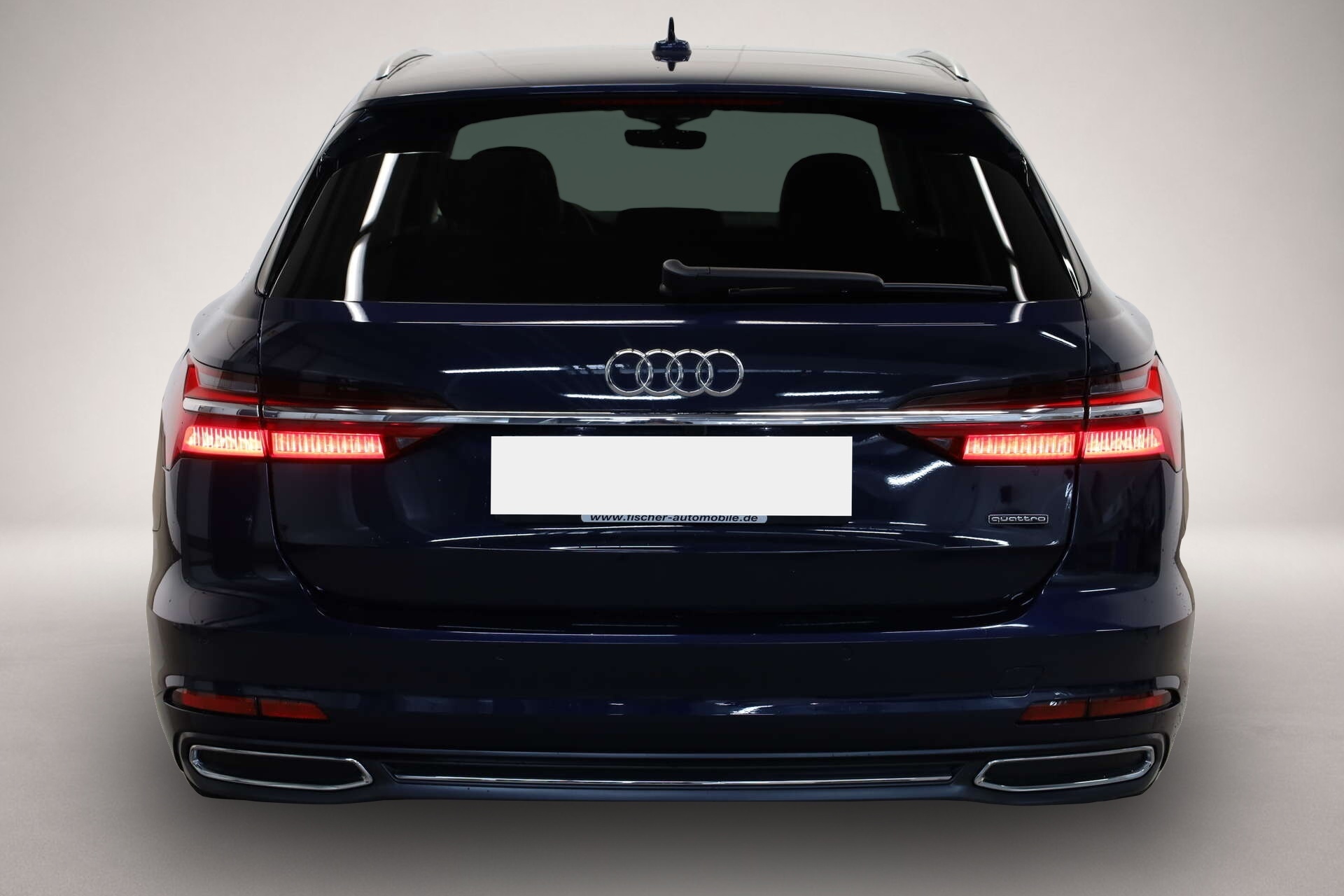 Audi quattro (01/2023, Benzin)